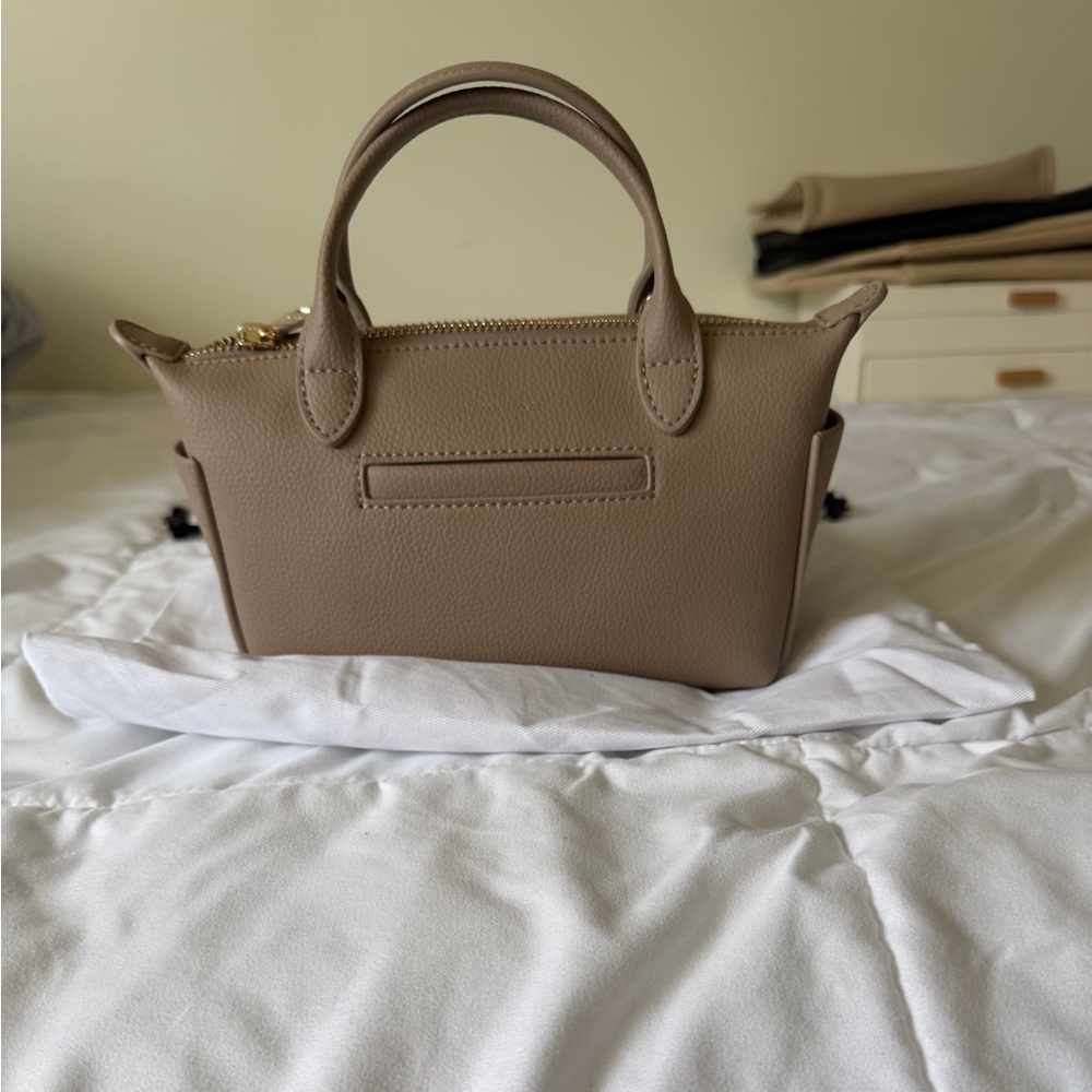 Mina Baie Emmy Micro